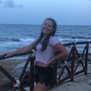 Meet your Posher, Lauren